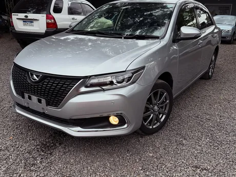 Toyota New Allion 2018 gris, de frente